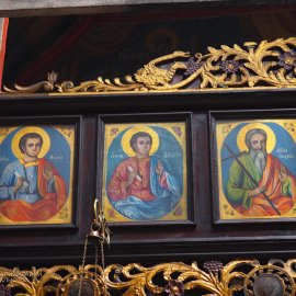 Икони от апостолски ред, църква „Св. Богородица Живоносен източник“ (фотография: Веселина Йончева)