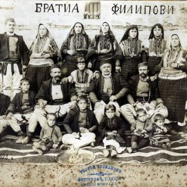 Photography of the Filipovi family of wood-carvers, 1902 (source: https://commons.wikimedia.org/wiki/File:Filipovs_in_1902_by_Georgi_Kuzmanov.jpg)